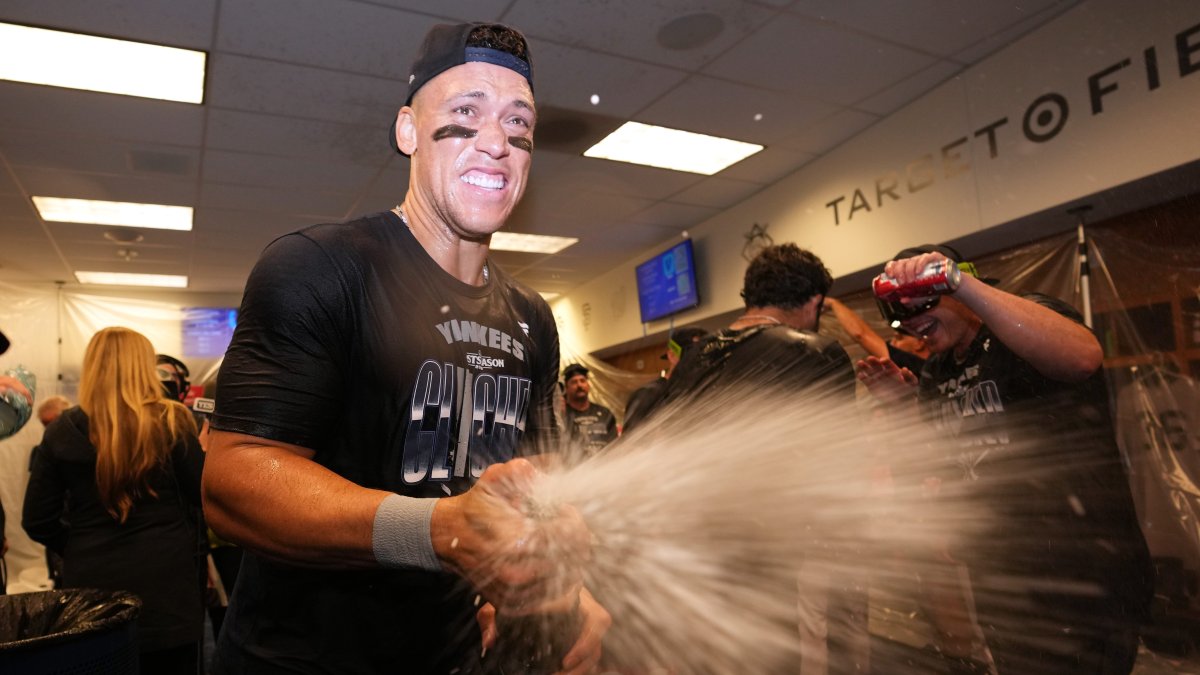 Aaron Judge hits first home run since 2024 to move Yankees to playoffs – NBC New York