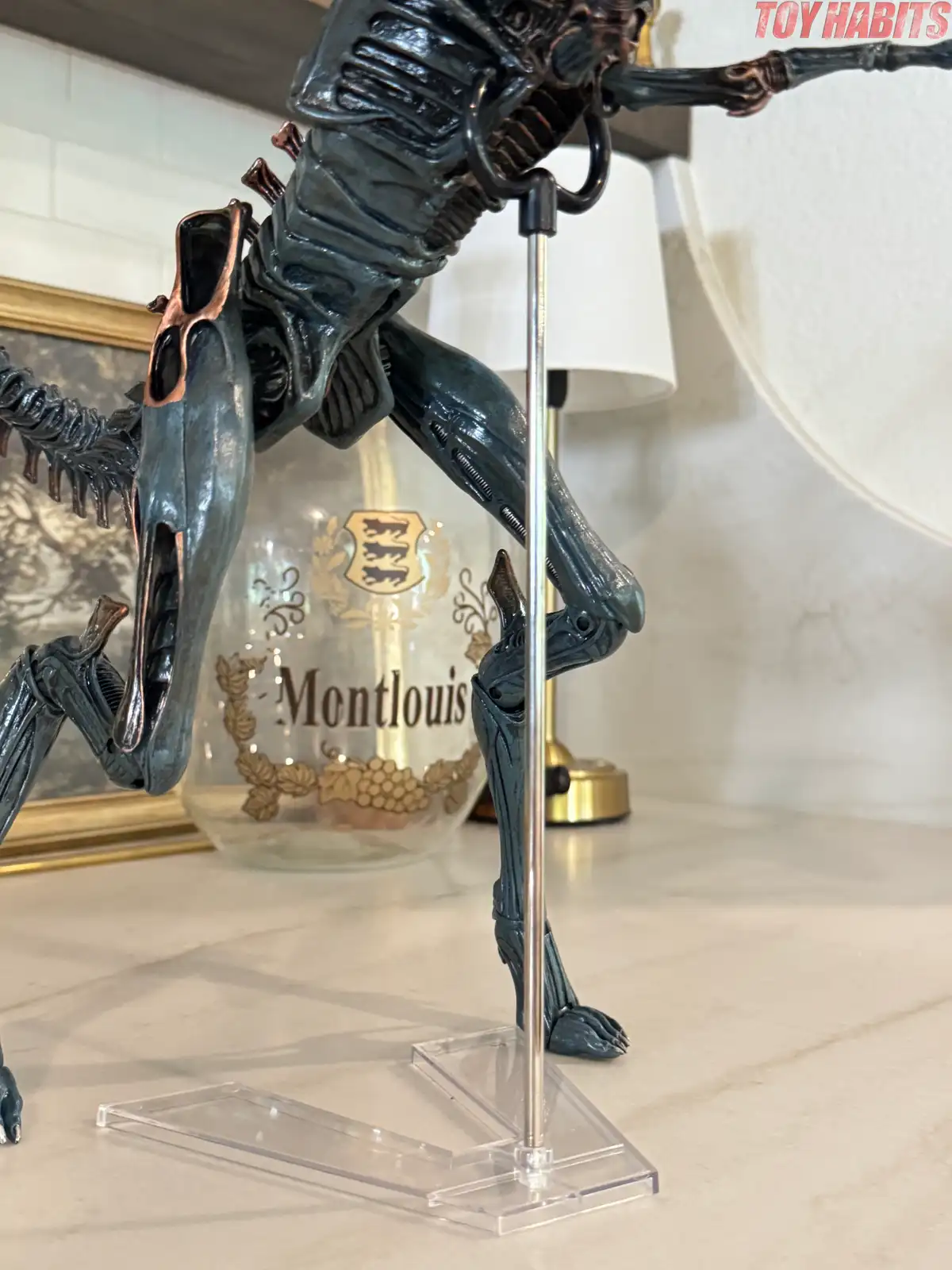 Aliens Xenomorph Queen NECA Deluxe Figure Review 12
