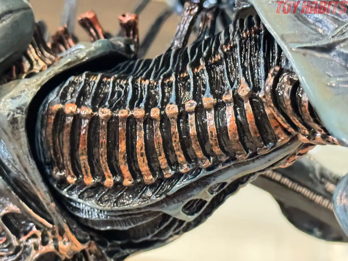 Aliens Xenomorph Queen NECA Deluxe Figure Review 18
