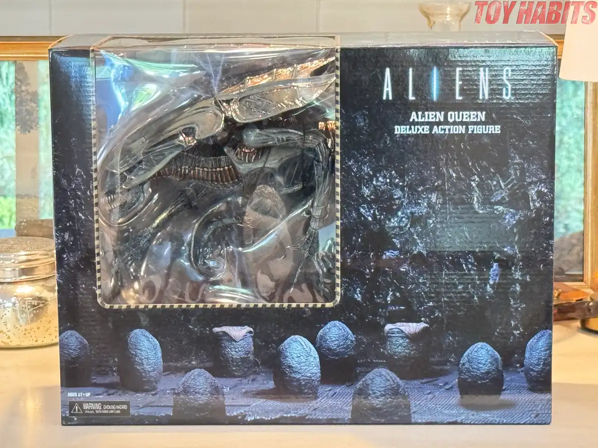 Aliens Xenomorph Queen NECA Deluxe Figure Review 2