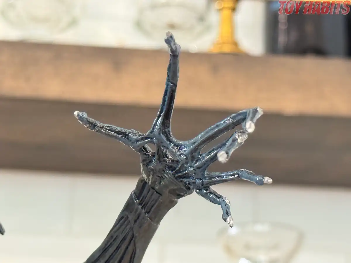 Aliens Xenomorph Queen NECA Deluxe Figure Review 23