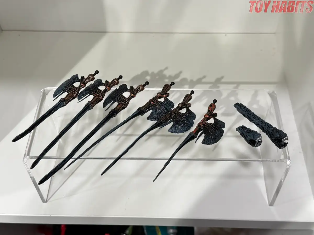 Aliens Xenomorph Queen NECA Deluxe Figure Review 24