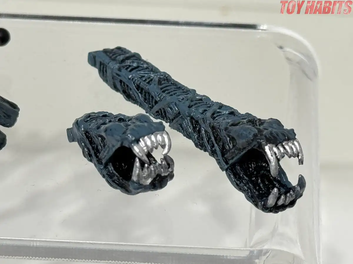 Aliens Xenomorph Queen NECA Deluxe Figure Review 6
