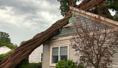 Powerful wind gusts and thunderstorms knocked out power to thousands of residents across New York state region on Wednesday.