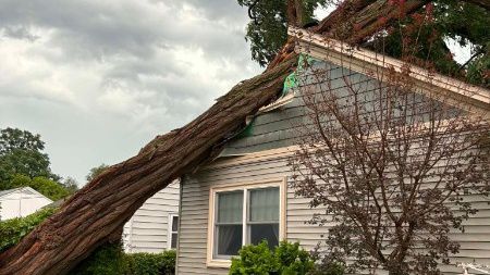 Powerful wind gusts and thunderstorms knocked out power to thousands of residents across New York state region on Wednesday.