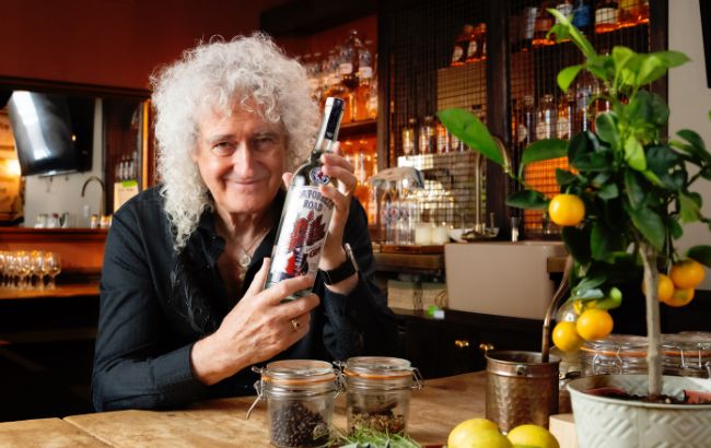 Queen's Brian May tunes gin with Portobello Road