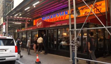 Carnegie Deli new location