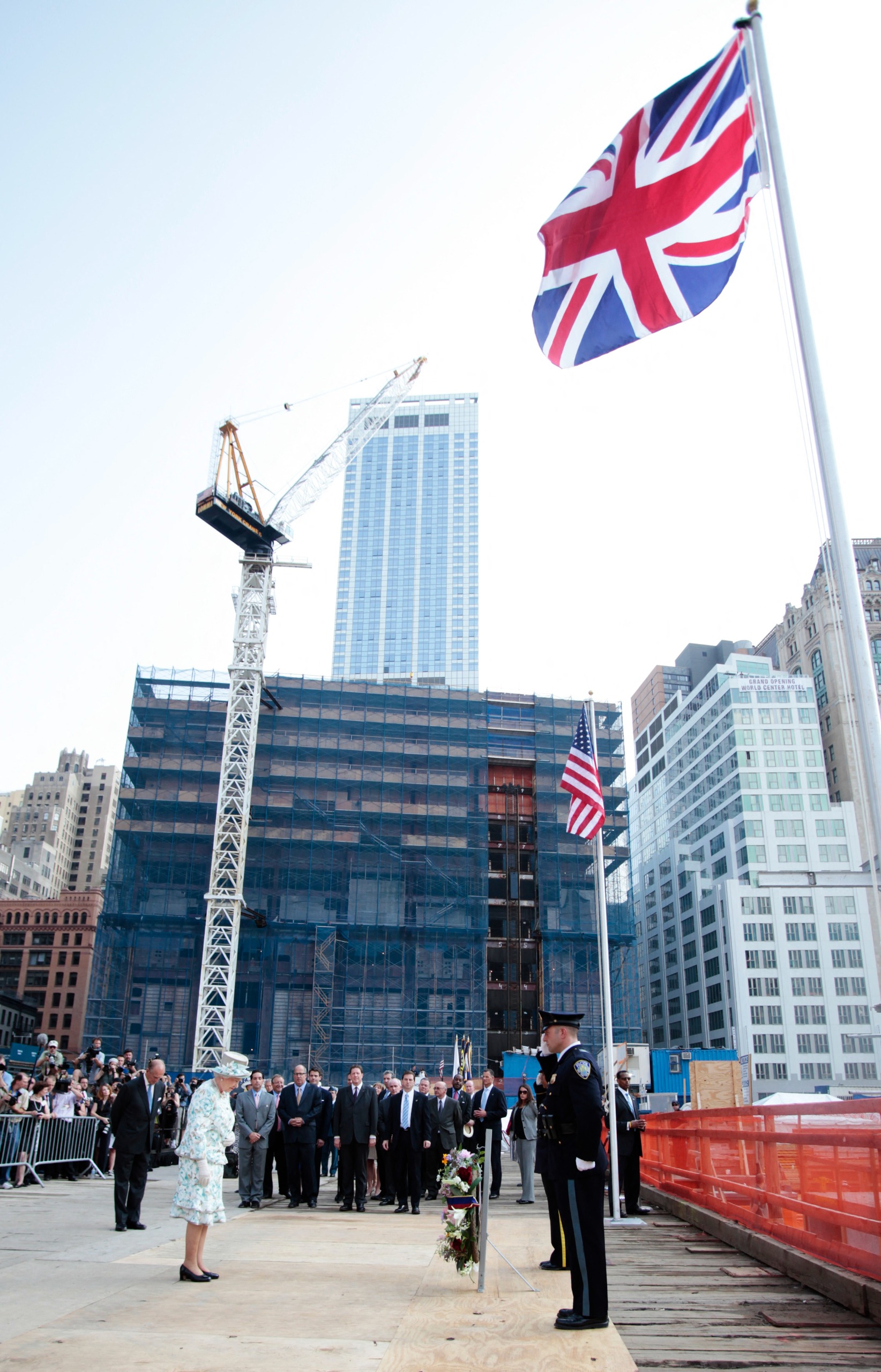 Queen Elizabeth presenting a wreath at 9/11 memorial site