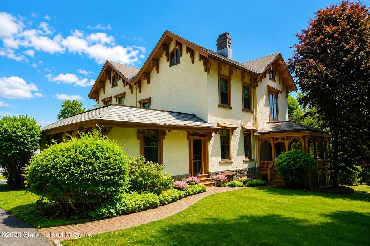 111 Douglas Road