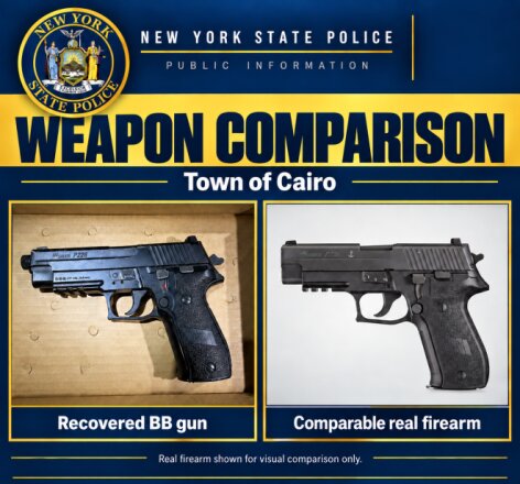 A comparison between the BB-gun found at the scene and a real firearm, shared by New York State Police online. (Courtesy of New York State Police)