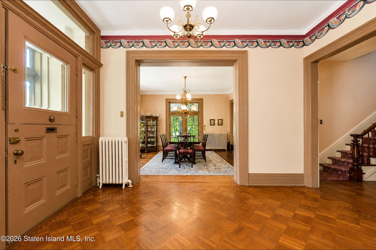 111 Douglas Road