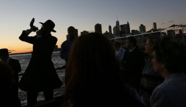 Jews Perform Tashlich Ceremony