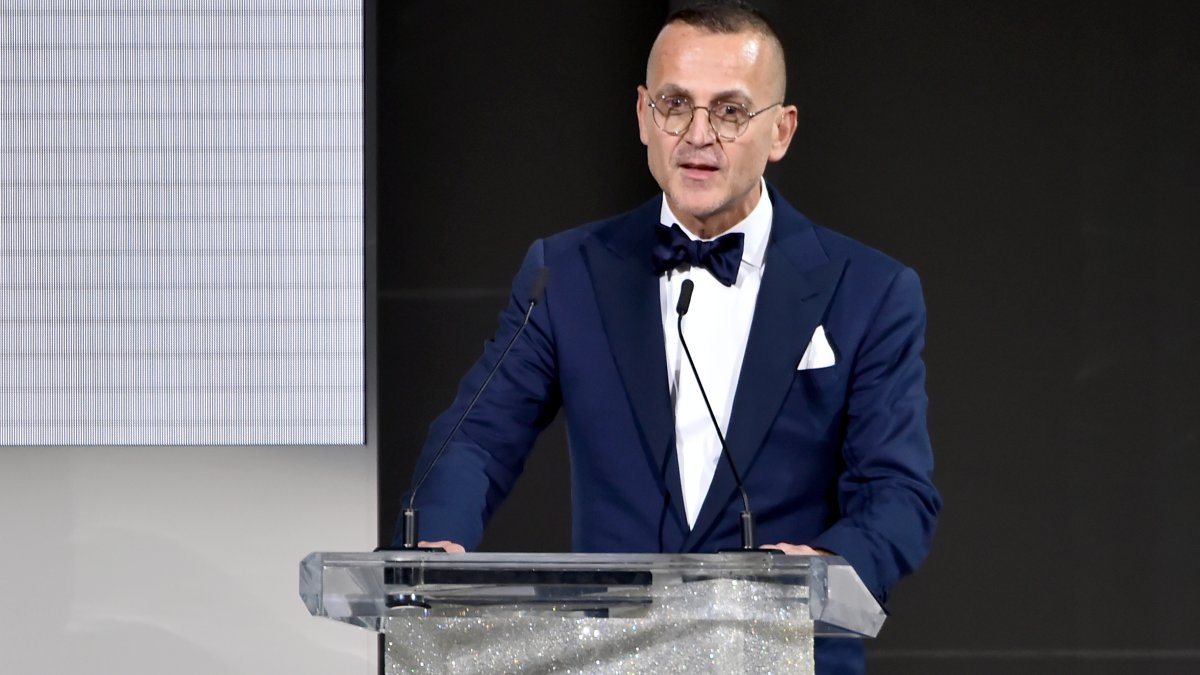 Fashion week exec to meet with PETA after restraining protesters – NBC New York