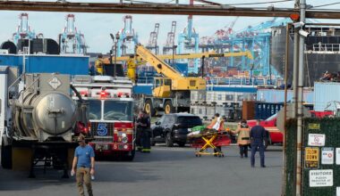 Man killed in barge explosion at Staten Island dock