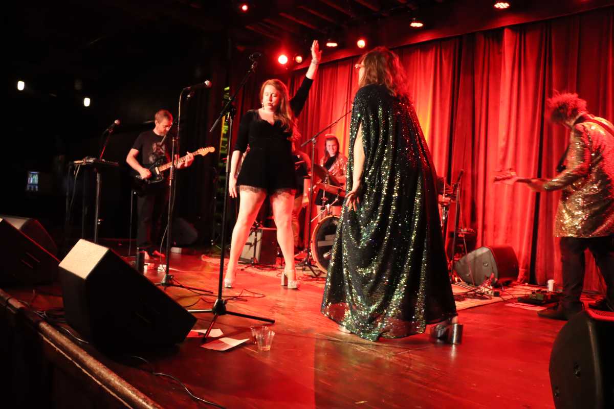 ‘We Will Always Love You’: Dolly Parton tribute band Doll Parts brings ‘cathartic’ celebration to Brooklyn • Brooklyn Paper