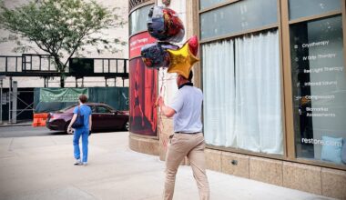 Monday Bulletin: Remembering a Beloved UWS Bar; What’s Next for the Man Behind Extell?; Columbia Under Increasing Pressure to Reopen Campus; Carriage Horse Falls in Central Park