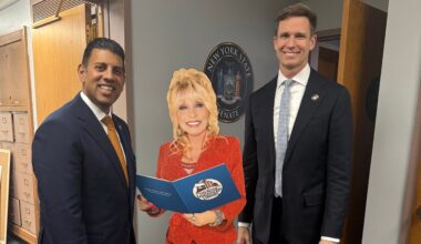 NY state lawmakers want to honor Dolly Parton by renaming 9/25 '9 to 5' day