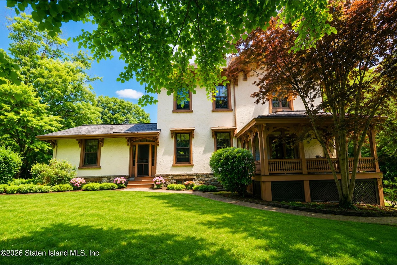 111 Douglas Road