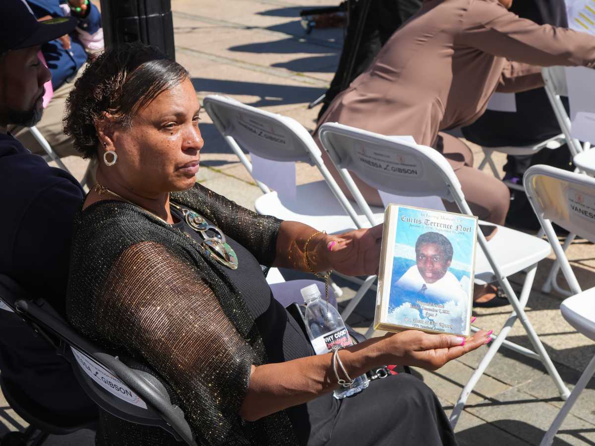 Bronx leaders, families honor 9/11 victims at Lou Gehrig Plaza on 25th anniversary – Bronx Times