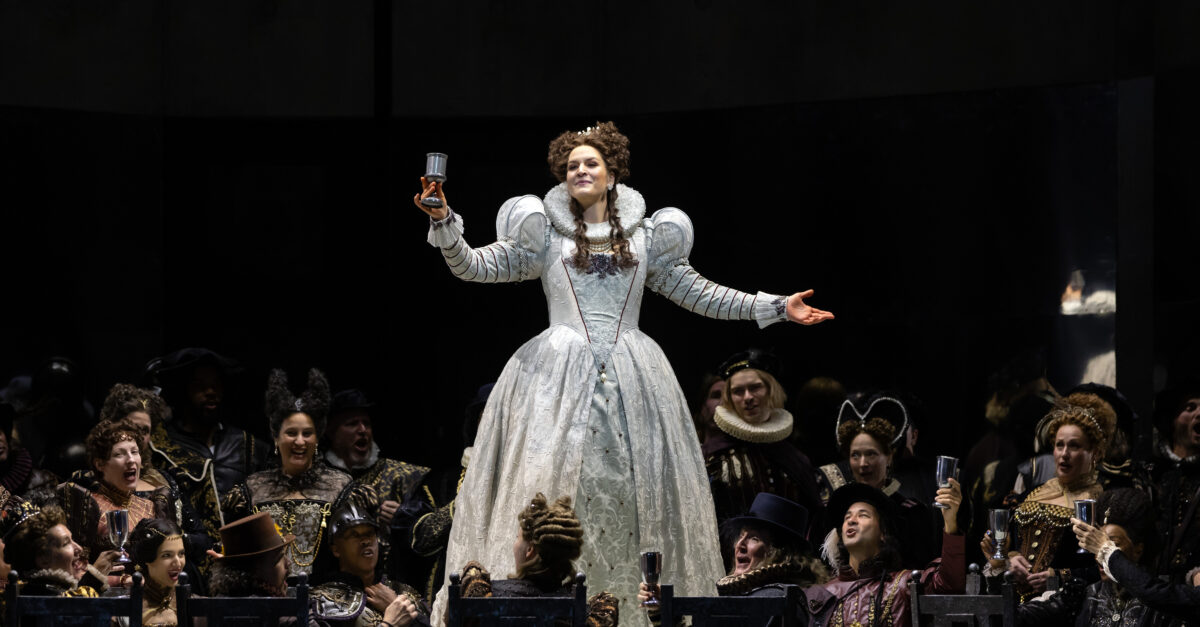 What Did Reviews Say About Macbeth at the Metropolitan Opera?