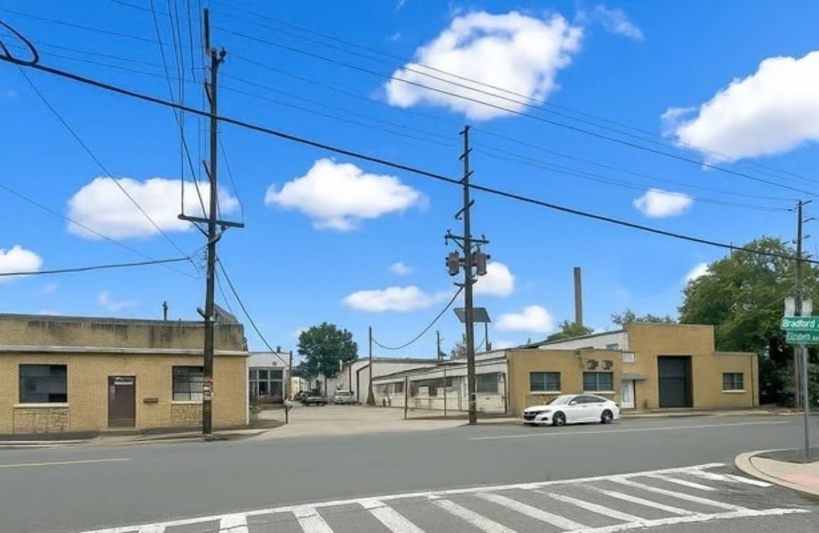 Father-daughter tandem arranges $1.6M sale of two warehouses in Linden