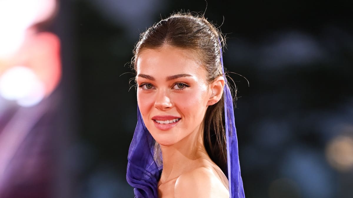 Nicola Peltz pays gushing tribute to husband Brooklyn while accepting Venice honour