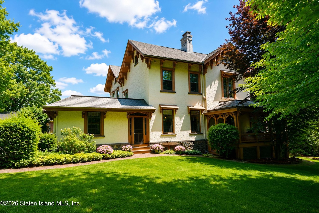 111 Douglas Road