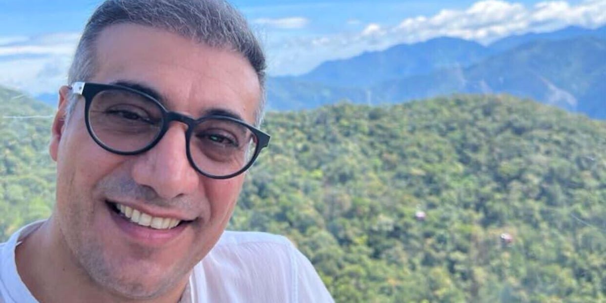 A New York jeweler has been released from prison in Iran but is banned from leaving war-torn country