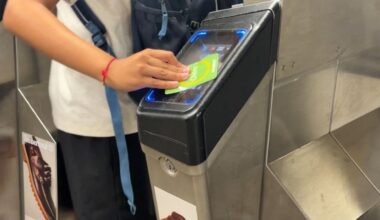 Students still waiting for city, MTA to improve OMNY card