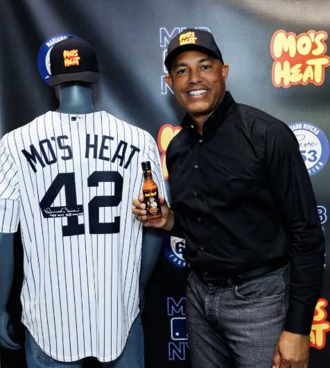 Yankees legend Mariano Rivera debuts Mo’s Heat hot sauce at Bronx Terminal Market – Bronx Times