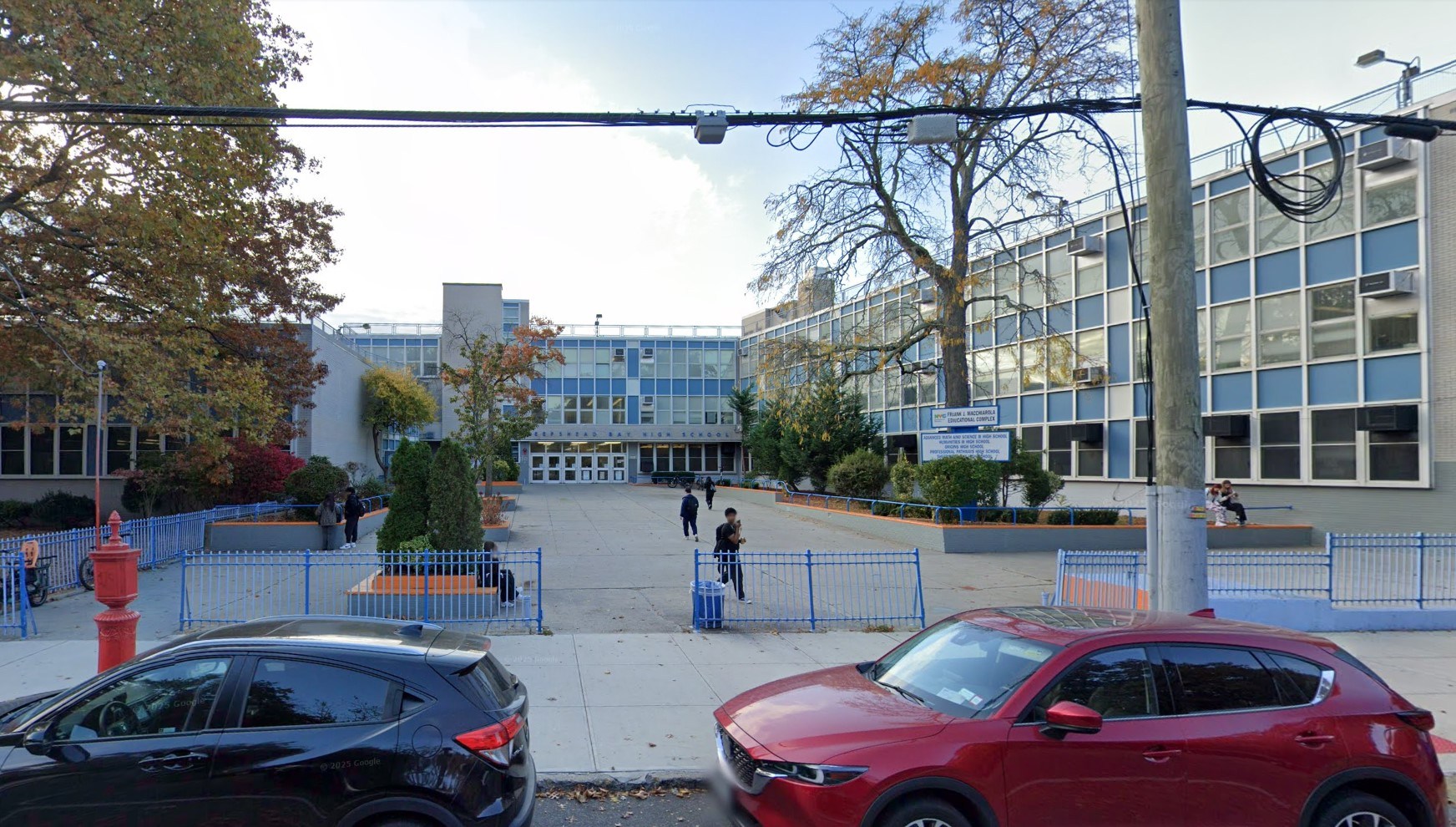 Boy, 17, tried to bring loaded gun inside Brooklyn high school