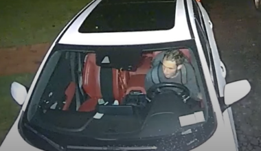 News 12 | Bronx | Police Search For Man Who Stole Items From Cars In East Meadow Westbury