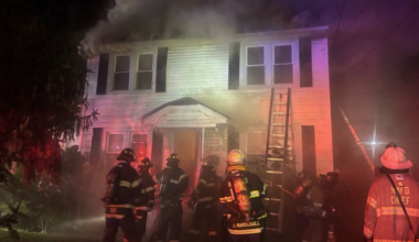 News 12 | Bronx | 2 People Displaced Following Fire At North Merrick Home