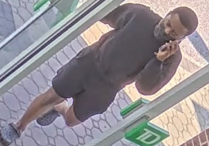 News 12 | Bronx | Police Search For Man Who Stole 4200 From Ridge Senior Citizen