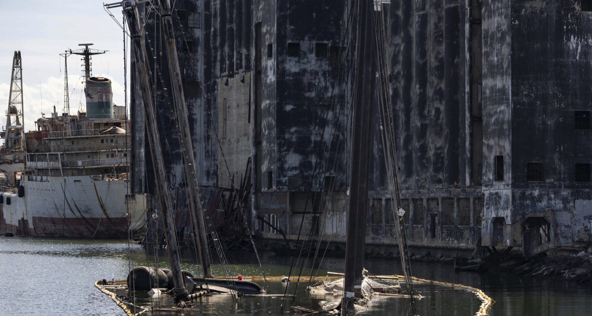 Schooners that graced a Maine-themed quarter or hosted Cousteau rest at the bottom of a NYC canal – WTOP News