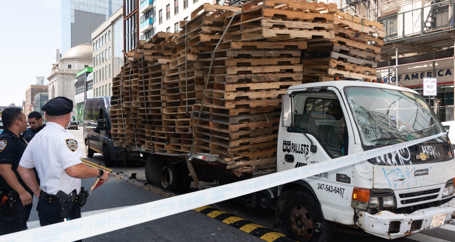 Out-of-control flatbed truck driver strikes 3, killing 1, on lower Manhattan sidewalk