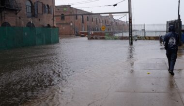 Nor'easter lashes New York City with rain, intense winds