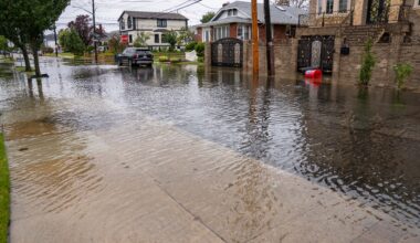 Heavy winds, rains pound NYC as nor'easter rages on