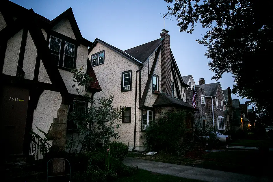 Donald Trump's childhood home in Queens sold for nearly $ 2million