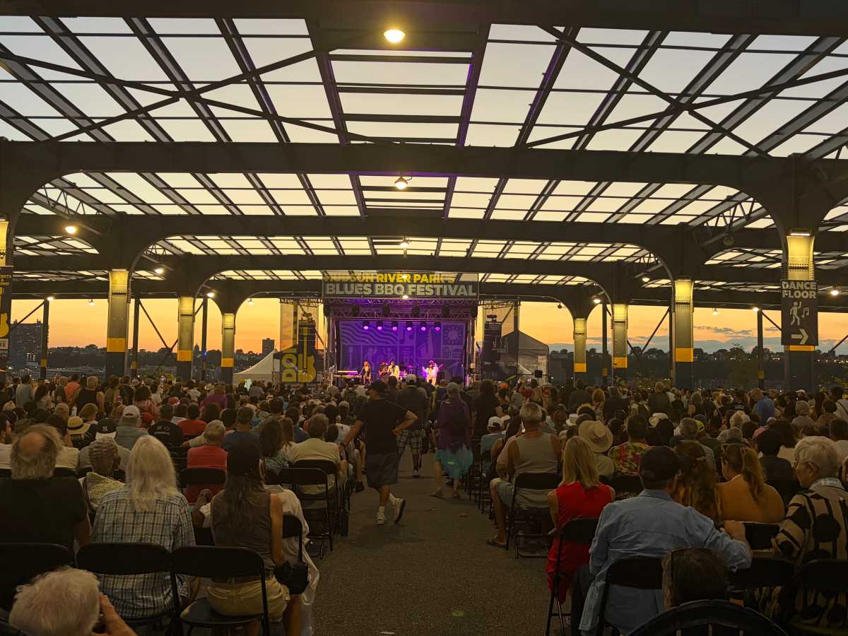 The entire venue was packed as the show continued on.