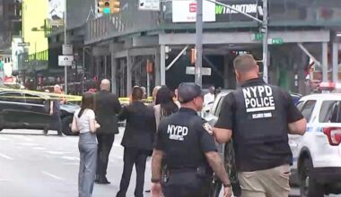 Woman randomly stabs 2 people in New York City's Times Square, killing 1, then is killed by police