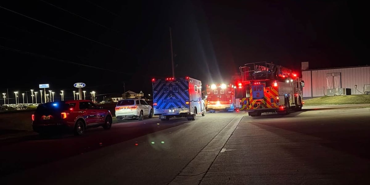 Crews battle fire at Manhattan furniture store; 1 firefighter evaluated