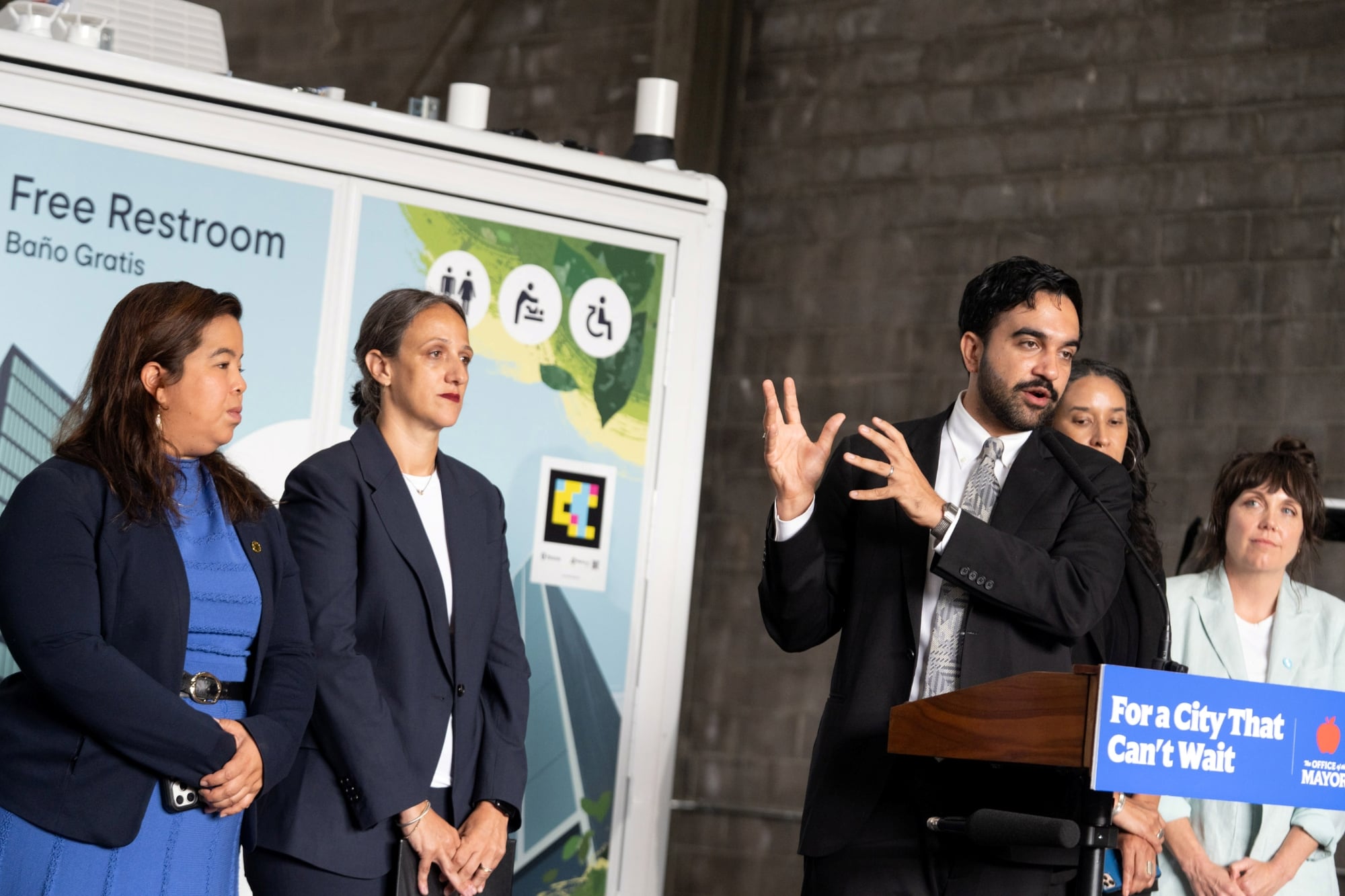 17 free public restrooms installed in NYC 17 free public restrooms installed in NYC