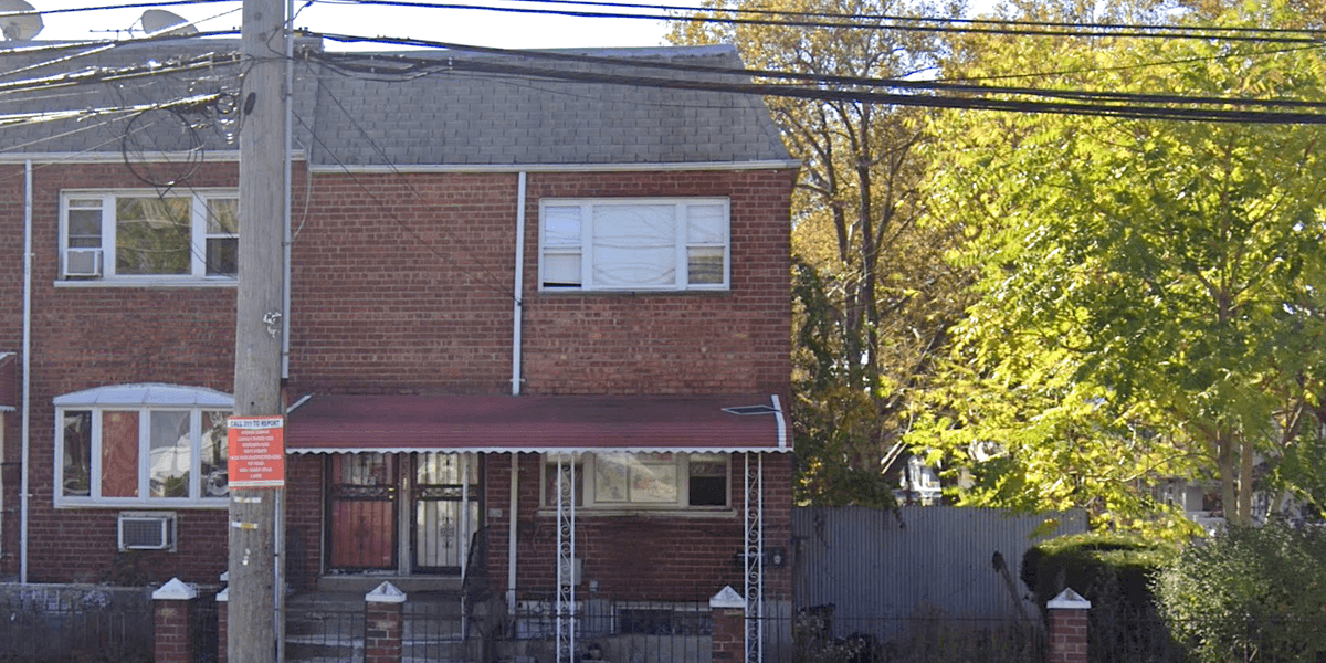 Woman found stabbed to death inside abandoned Queens house
