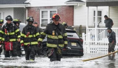 Powerful storm pummels northeast US with rain, high winds