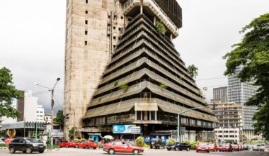 What MoMA’s African Architecture Show Argues About Modernism