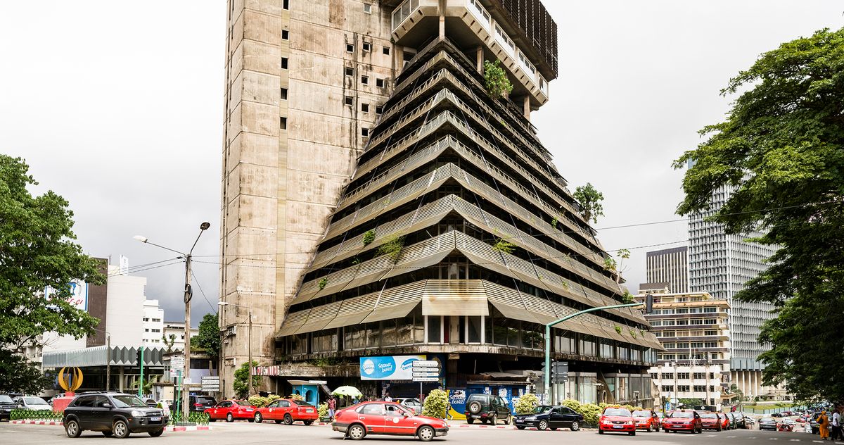 What MoMA’s African Architecture Show Argues About Modernism
