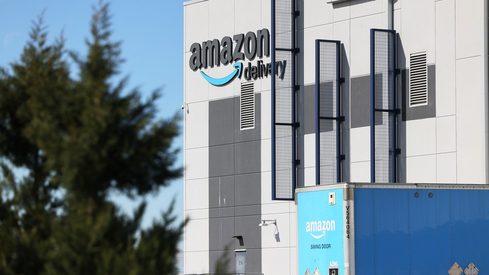 Amazon Accused of Discriminating Against Thousands of Pregnant Workers