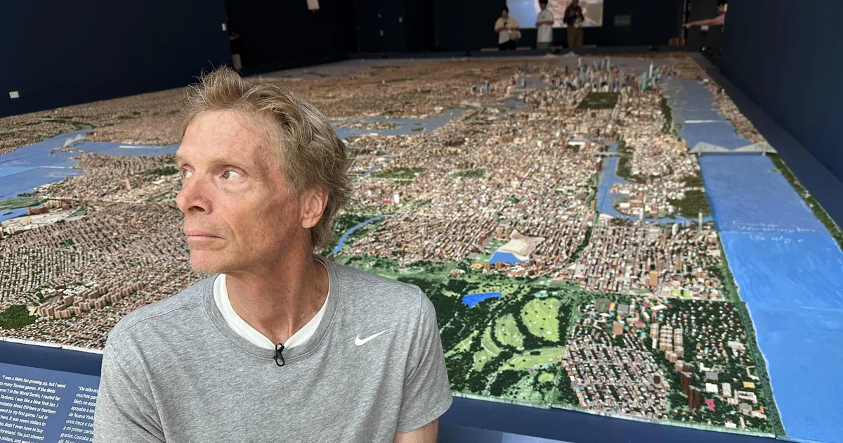 A truck driver built a model of NYC with over 800,000 structures for fun. Now it's a museum exhibit