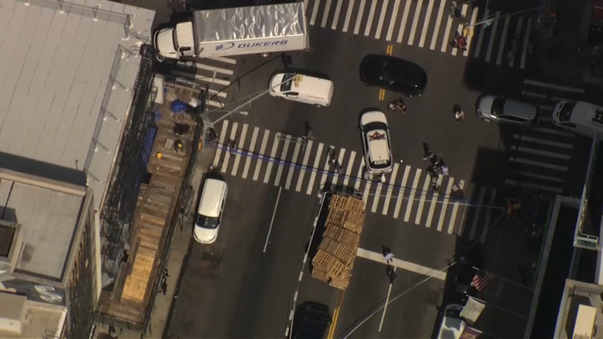 Man killed in hit-and-run that also injured 2 women in Manhattan – NBC New York